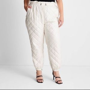 Women's Quilted High-Rise Cinch Waist Jogger Pants Future Collective Cream
